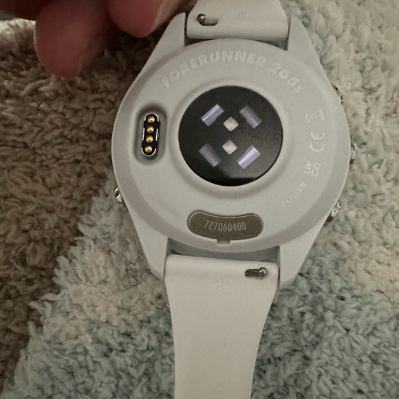 Garmin Smartwatch - White and Mint - Picture 4 of 8